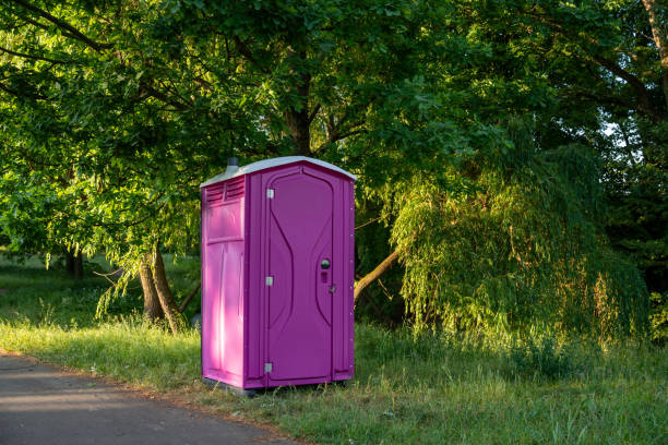 Portable bathroom rental in St Jaco, IL